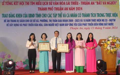 Trao giải thưởng Hội thi tìm hiểu lịch sử văn hóa Lái Thiêu - Thuận An