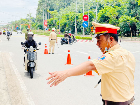 Công an huyện Bắc Tân Uyên: Ra quân tuần tra kiểm soát an toàn giao thông trong học sinh