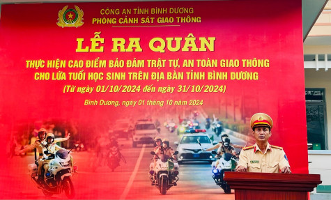 Thực hiện cao điểm bảo đảm trật tự an toàn giao thông cho lứa tuổi học sinh