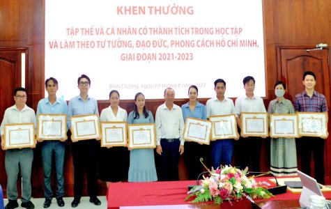 Đảng bộ Trường Đại học Thủ Dầu Một:  Chuyển từ “học tập” sang “làm theo” Bác