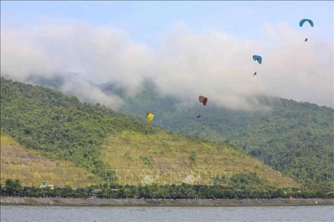 奠边省着力开发芒莱沱江汛期旅游