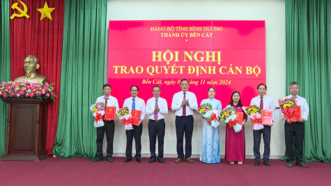 TP.Bến Cát tổ chức hội nghị trao quyết định cán bộ năm 2024