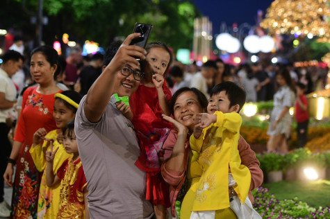 Có nên đặt tour Tết sớm?