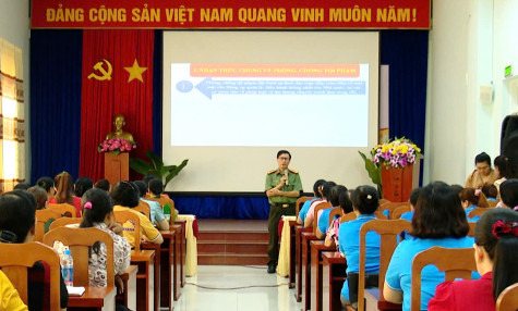 Nâng cao nhận thức, kỹ năng bảo vệ, phòng ngừa bạo lực trên cơ sở giới cho phụ nữ