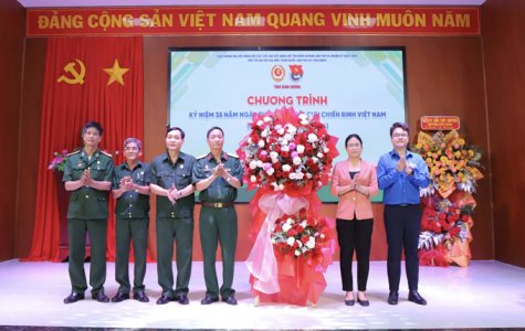 Họp mặt kỷ niệm 35 năm Ngày thành lập Hội Cựu chiến binh Việt Nam