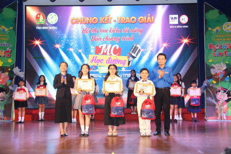 Chung kết Hội thi tìm kiếm tài năng dẫn chương trình “MC học đường”