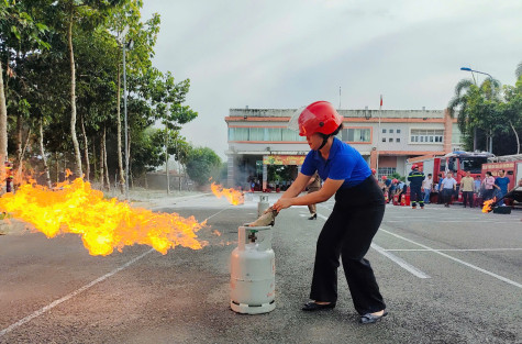 Huyện Dầu Tiếng: Khai giảng lớp tập huấn nghiệp vụ phòng chữa cháy và cứu nạn cứu hộ