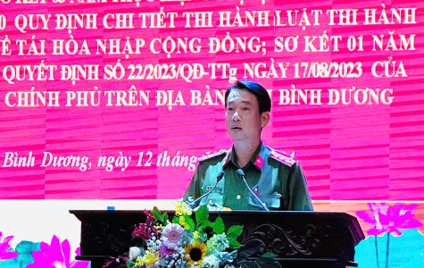 Tặng bằng khen, giấy khen cho nhiều tập thể và cá nhân làm tốt công tác tái hòa nhập cộng đồng