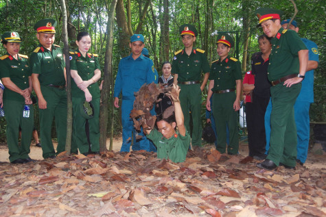 Tuổi trẻ Lực lượng vũ trang tỉnh: Về nguồn tại Khu di tích lịch sử Địa đạo Củ Chi