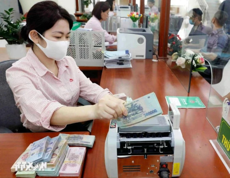 Lãi suất ngân hàng ngày 24-12: Nhiều ngân hàng lớn tăng lãi suất huy động