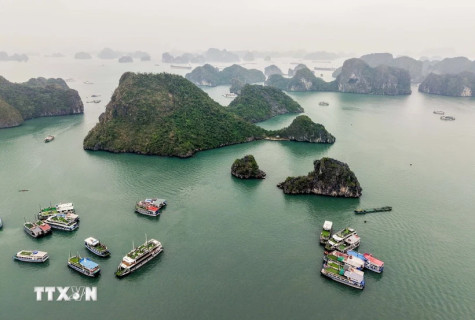 Vịnh Hạ Long không có tên trong Danh sách 56 Di sản Thế giới bị đe dọa