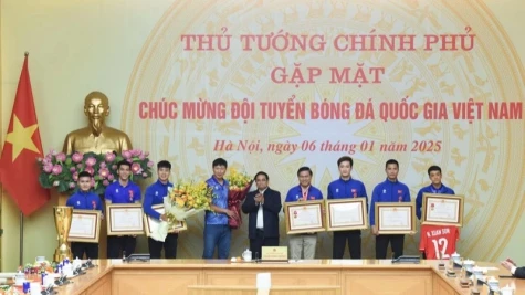 Giữ vững phong độ, vượt qua chính mình, nỗ lực vươn tới những đỉnh cao của bóng đá Việt Nam