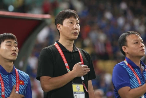 Big challenges await coach Kim Sang-sik after ASEAN Cup victory