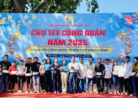 Huyện Phú Giáo: Khai mạc Chợ tết Công đoàn năm 2025