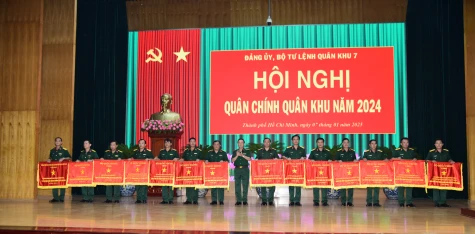 Ban Chỉ huy Quân sự TP.Thủ Dầu Một: Nhận Cờ thi đua của Bộ Quốc phòng