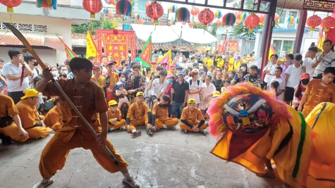 Lễ hội Miếu Ông Bổn: Mãn nhãn với nhiều hoạt động độc đáo