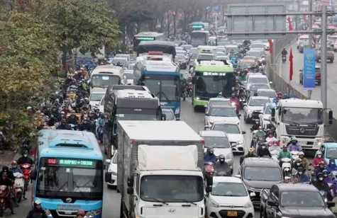 Experts call for safety measures as motorbikes remain dominant transport choice