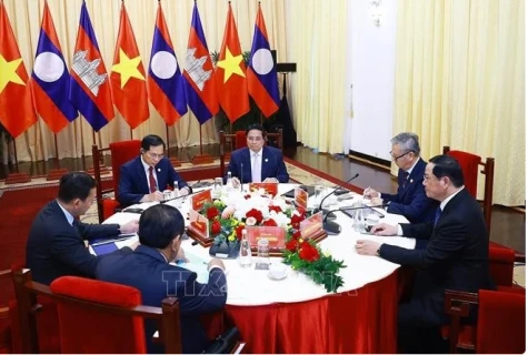 Vietnamese, Lao, Cambodian PMs meet in HCM City