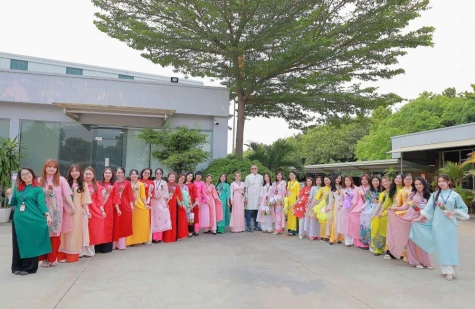 三八国际妇女节之际，一家企业斥资5多亿越盾关爱女工