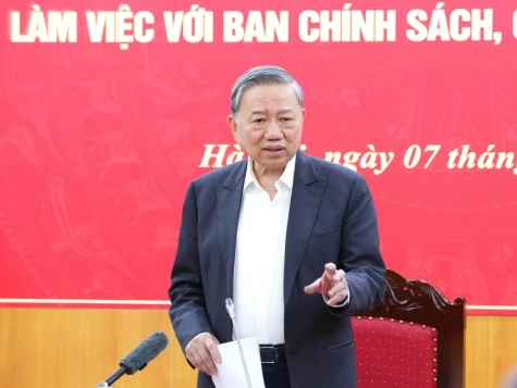 Vietnam needs clear strategy for private economic development: Party chief