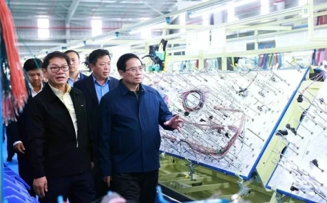 大刀阔斧推进行政审批制度改革 切实有效改善营商环境