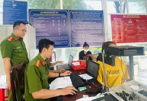 Issuing ID cards and electronic identification at Commune-level Police - an efficient and straightforward process, resulting in high levels of public satisfaction