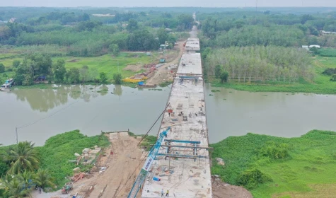 More than 31km of the Ho Chi Minh Road section running through Binh Duong province is currently being accelerated by the construction unit,