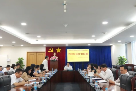 On the afternoon of March 24, Nguyen Van Loc, Member of provincial Party Standing Committee and Chairman of provincial People’s Council, presided over the 38th session of provincial People’s Council Standing Committee