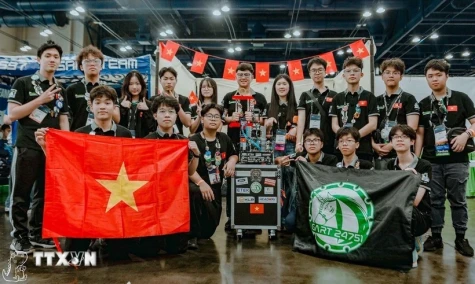 越南队在全球最大机器人比赛中获得亚军