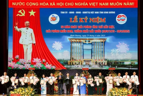 继续大力弘扬春季大捷的精神……