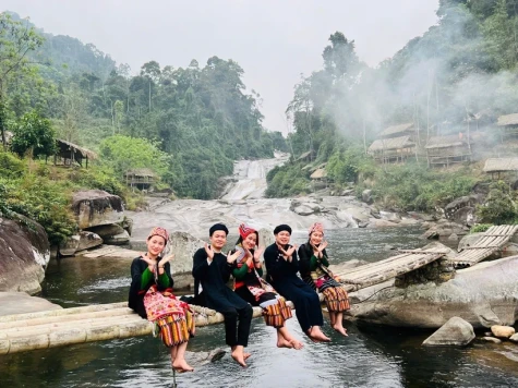 4.30假期旅游高峰期：游客尽享假期好时光