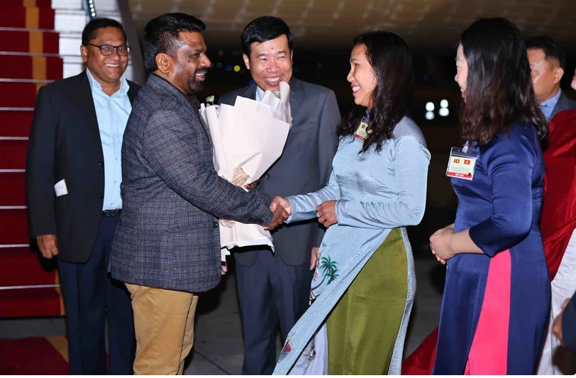 President of Sri Lanka begins state visit to Vietnam