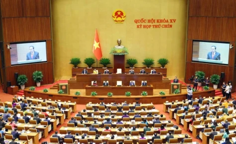 越南第十五届国会第九次会议隆重开幕