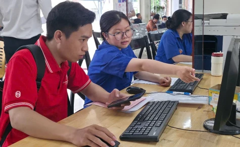 Trung tâm Phục vụ Hành chính công tỉnh - Chi nhánh Thuận An: Khắc phục khó khăn, hướng về nhân dân phục vụ