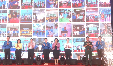 Đồng hành, tiếp sức thanh niên công nhân