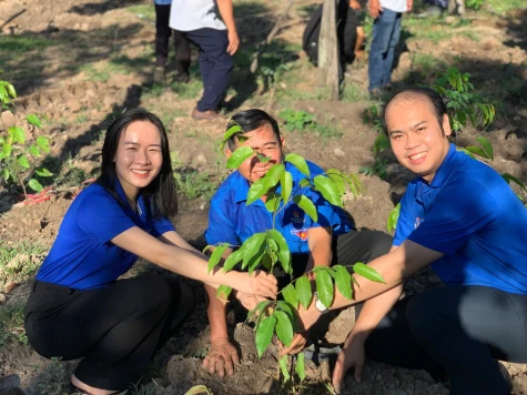 Đoàn viên thanh niên trồng 10.000 cây xanh tại Khu công nghiệp Mỹ Phước