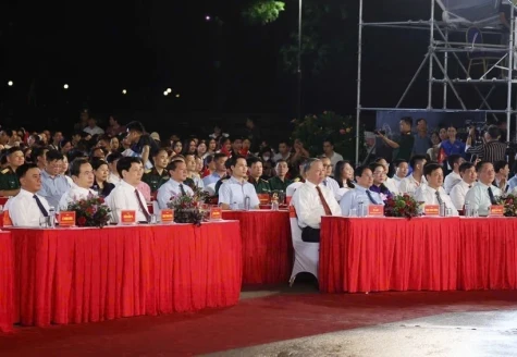 Special art programme held to mark President Ho Chi Minh's 135th birth anniversary
