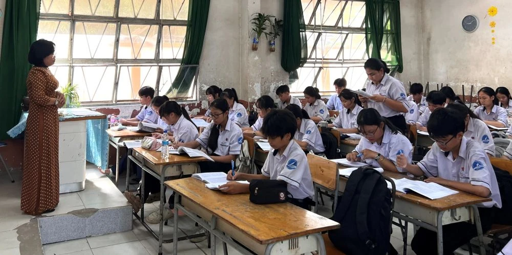 表彰教育部门先进典型