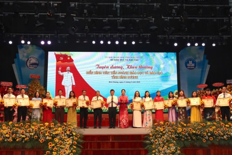 Tôn vinh những điển hình ngành giáo dục Bình Dương trong phong trào thi đua yêu nước