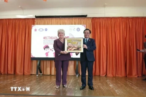 在俄罗斯北方首都传播越南文化