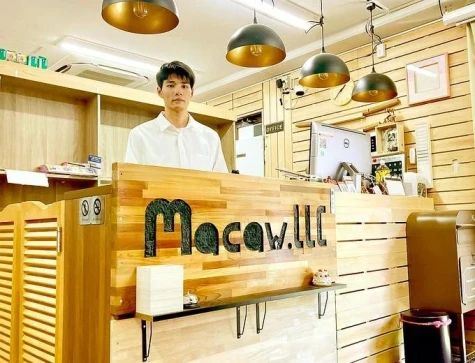 在日本街头推广越南文化的一书店