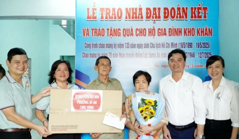 Phường Dĩ An (TP.Dĩ An): Bàn giao nhà đại đoàn kết cho hộ có hoàn cảnh khó khăn