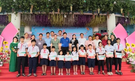 Tạo sân chơi hè, chăm lo cho học sinh