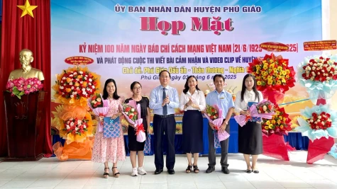 Huyện Phú Giáo: Họp mặt kỷ niệm 100 năm Ngày Báo chí Cách mạng Việt Nam