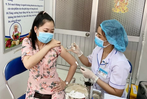 Dịch bệnh Covid-19 vẫn tiềm ẩn nguy cơ khó lường: Người dân chủ động phòng chống lây nhiễm