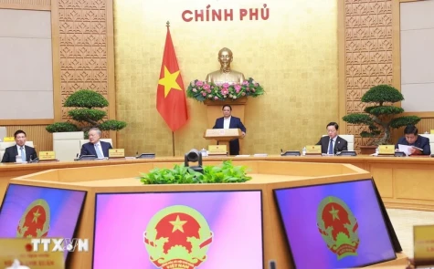 Thủ tướng yêu cầu các bộ, ngành, địa phương đảm bảo thực hiện chủ động, kịp thời, linh hoạt, hiệu quả các nhiệm vụ đạt mục tiêu tăng trưởng; hoàn thành các mục tiêu cả năm 2025 và cả nhiệm kỳ.
