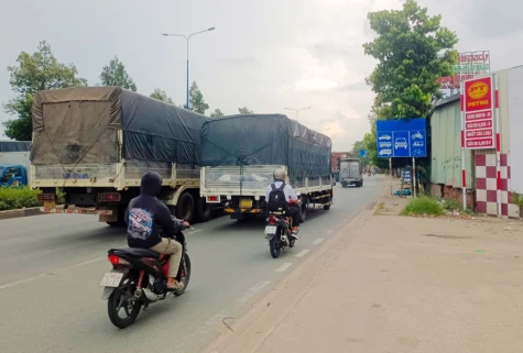 Thời gian qua, dù lực lượng Cảnh sát giao thông thường xuyên ra quân tuần tra kiểm soát lưu động và xử phạt nghiêm hành vi đi sai làn đường nhưng tại một số đoạn tuyến, khi không thấy lực lượng làm nhiệm vụ...