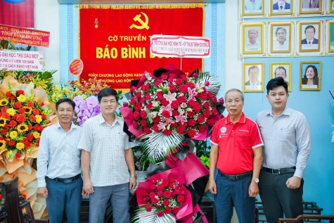 Các cơ quan chúc mừng Báo Bình Dương nhân Kỷ niệm 100 năm Ngày Báo chí Cách mạng Việt Nam