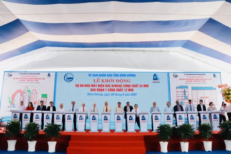 Sáng 26-6, Công ty CP - Tổng Công ty Nước - Môi trường Bình Dương (BIWASE) đã tổ chức lễ khởi công  nhà máy điện rác công suất 24MW với giai đoạn I công suất 12MW.
