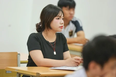 Đây là kỳ thi vô cùng đặc biệt và hy hữu khi là kỳ thi đầu tiên được tổ chức theo chương trình giáo dục phổ thông mới 2018 và lại diễn ra trong bối cảnh cả nước đang thực hiện tinh gọn bộ máy.